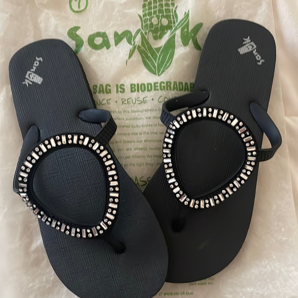 Sanuk crystal embellished sandals. Never worn, no wear marks in toe bed or sole.